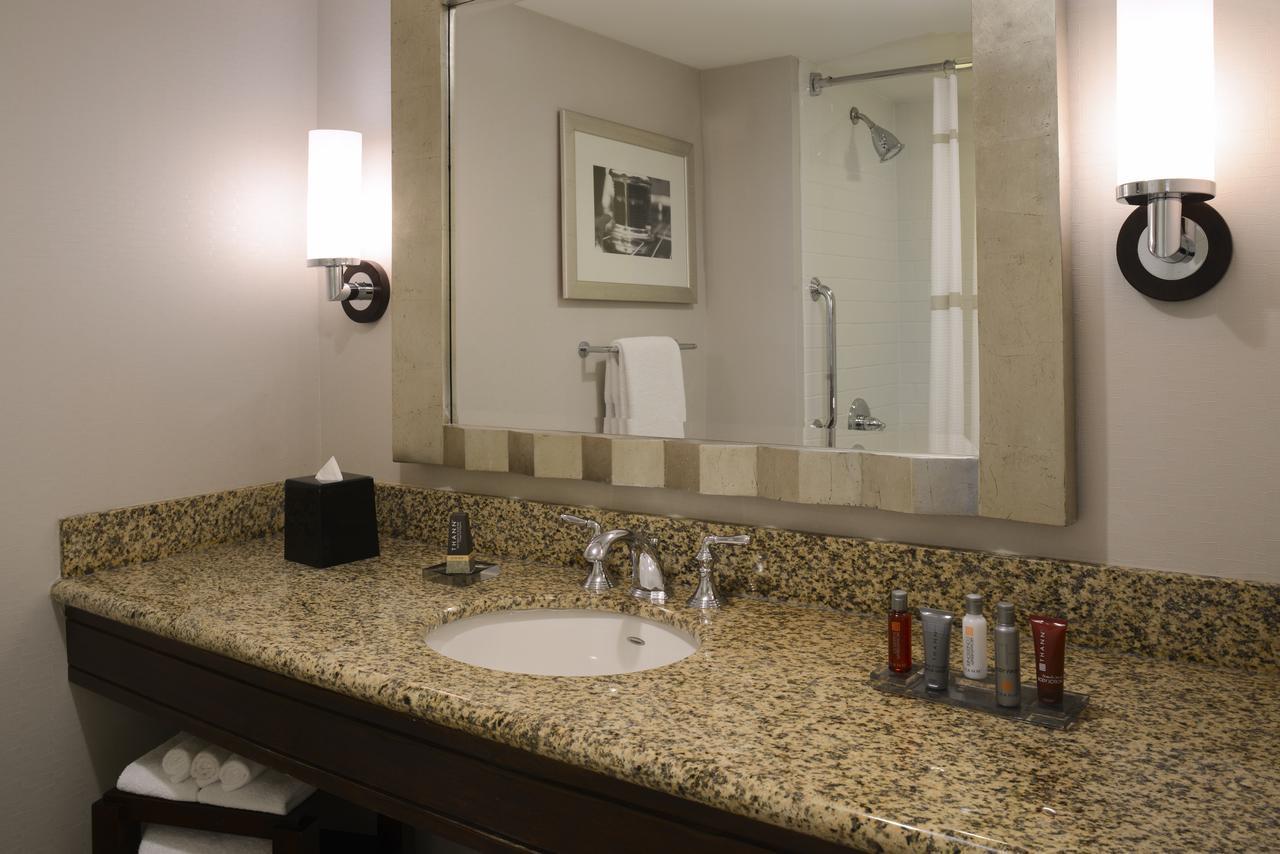 King Room Fountain View,707052652:JPEG